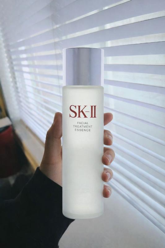 Facial Treatment Essence: Hydrating Serum | SK-II US