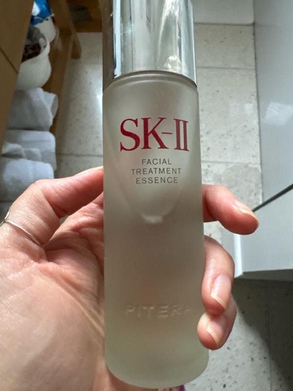 Facial Treatment Essence: Hydrating Serum | SK-II US