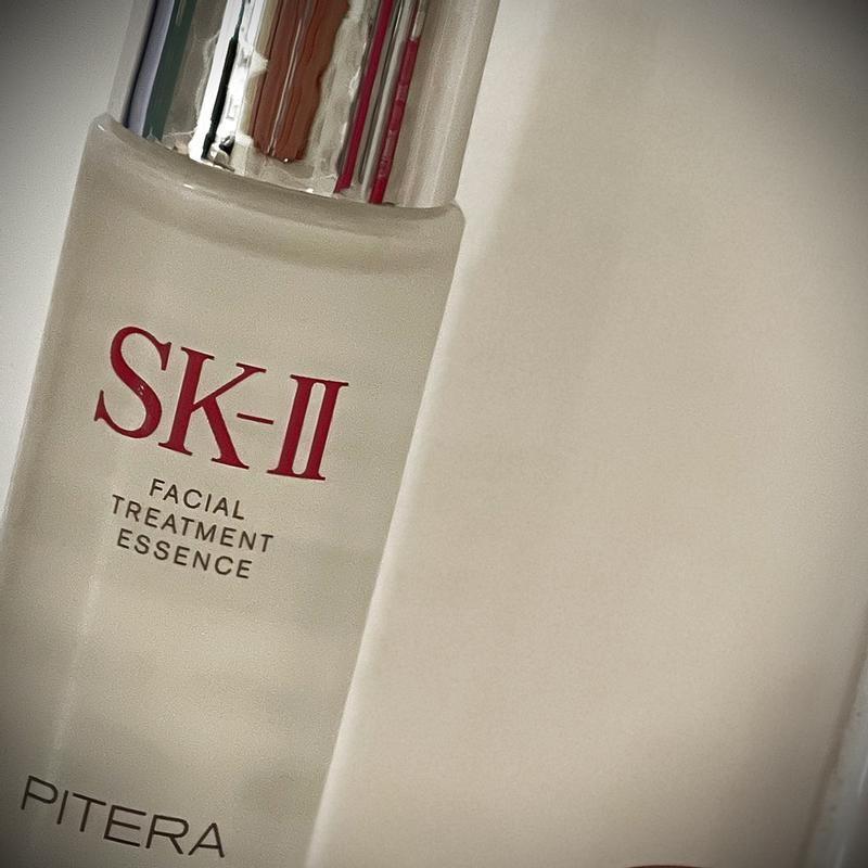 Facial Treatment Essence - Hydrating Skin Essence | SK-II US