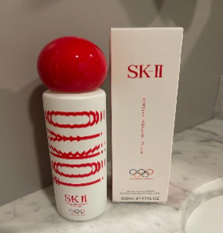 Facial Treatment Essence with 90% PITERA™