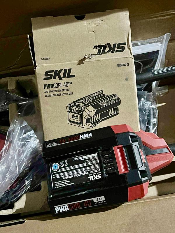 SKIL 40-Volt 4 Ah Lithium Ion (li-ion) 200-Watt Battery BY8708C-01 at ...