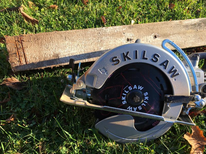 SKIL 15-Amp 8-1/4-in Worm Drive Corded Circular Saw in the Circular Saws  department at