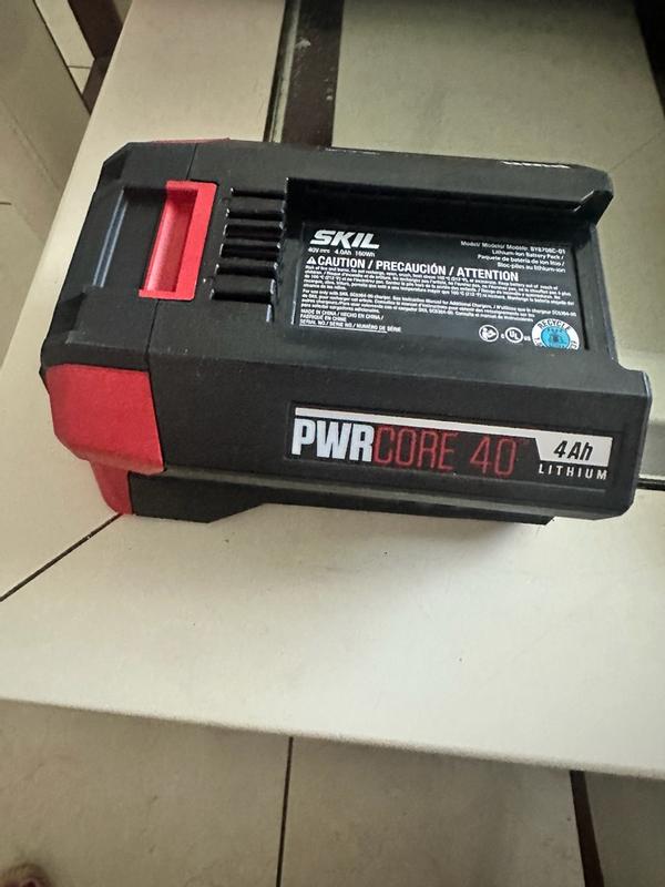 SKIL 40-Volt 4 Ah Lithium Ion (li-ion) 200-Watt Battery BY8708C-01 at ...