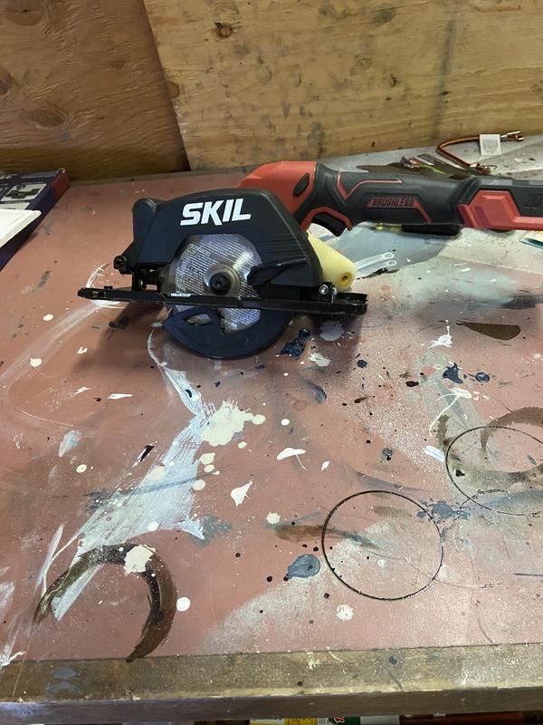 PWR CORE 20™ Brushless 20V 4-1/2 Compact Circular Saw Kit