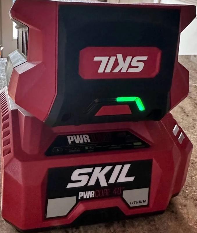 SKIL 40-Volt 4 Ah Lithium Ion (li-ion) 200-Watt Battery BY8708C-01 at ...