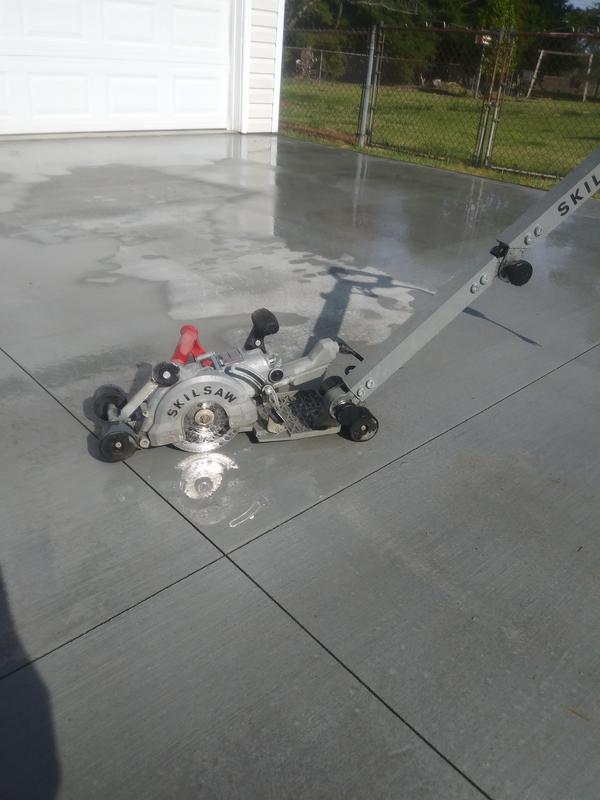 IN. Walk Behind Worm Drive Skilsaw for Concrete