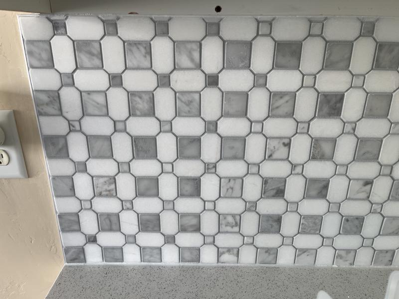 Kitchen backsplash