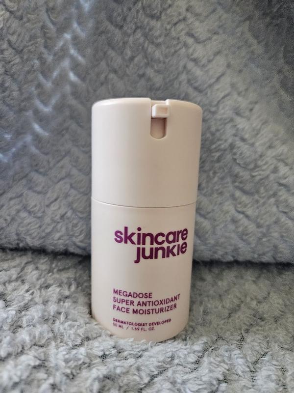 Customer photo for "Fantastic face moisturizer"