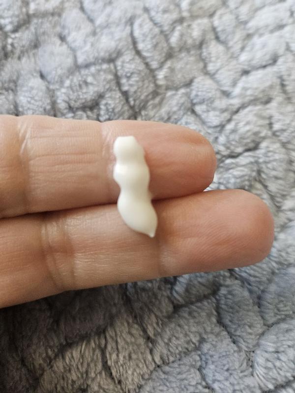 Customer photo for "Fantastic face moisturizer"