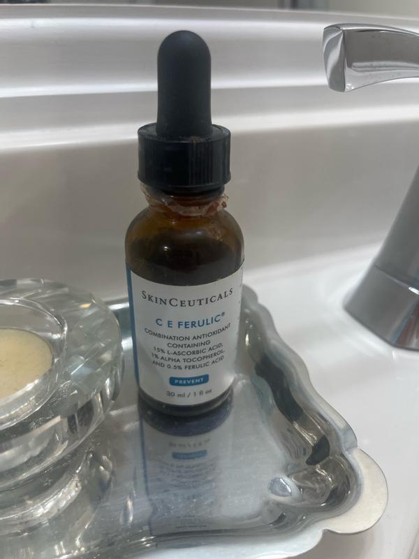 Phloretin CF とDiscoloration Defense【2個】 Phloretin CF とDiscoloration Defense【2個】 SkinCeuticals