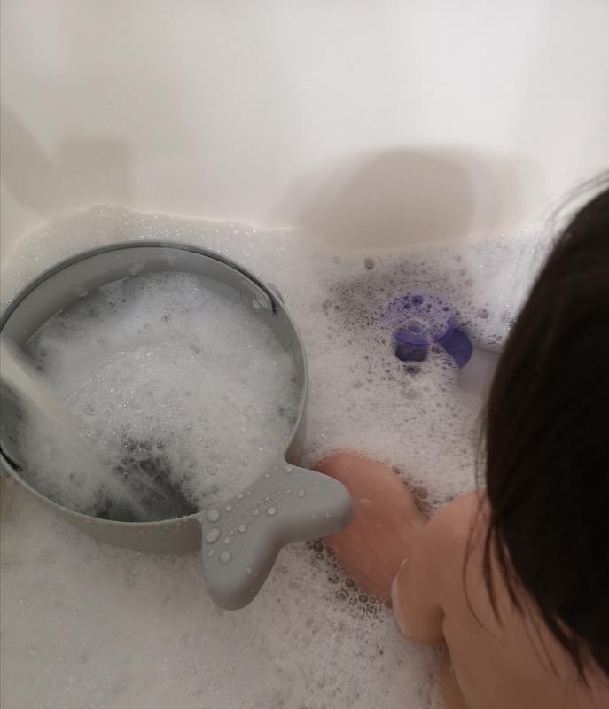 Fun bath pail