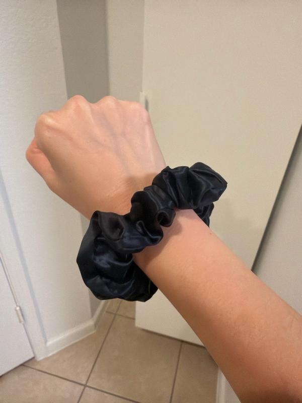 Customer photo for "sooo recommend for who need scrunchiesss"