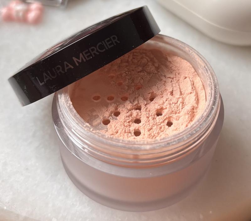 Peach shade, perfect for dark under eye shadows