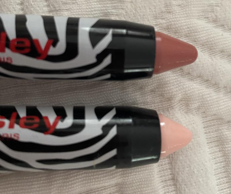 Customer photo for "FABULOUS TWIST UP LIP PRODUCT"