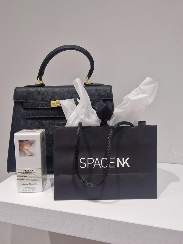 Classy, fresh scent!