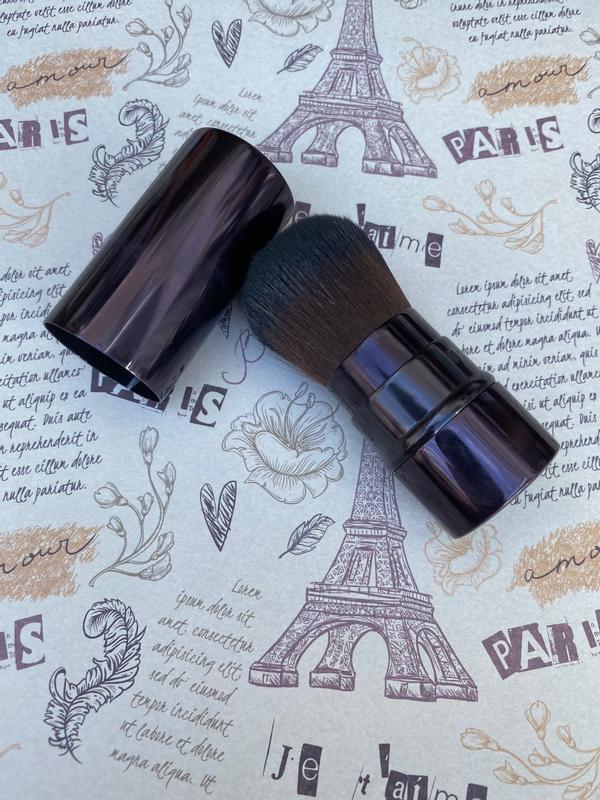 The powder brush I love ByTerry