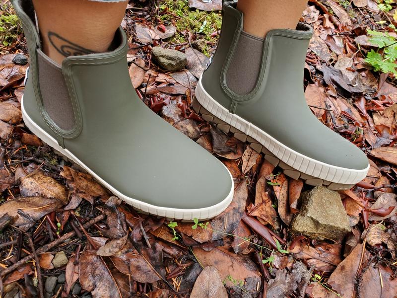 Famous footwear 2024 sperry rain boots