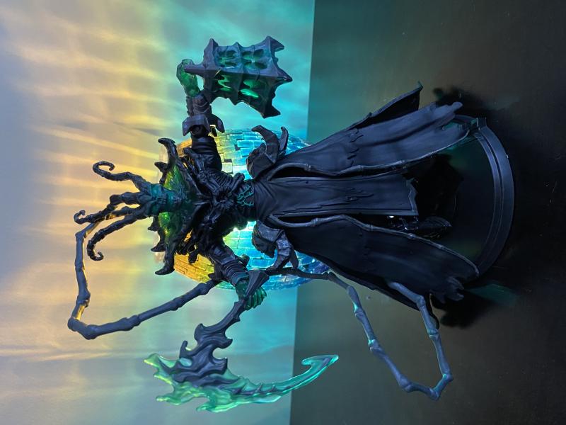  League of Legends, 6-Inch Thresh Collectible Figure w/Premium  Details and 2 Accessories, The Champion Collection, Collector Grade, Ages  12 and Up : Video Games