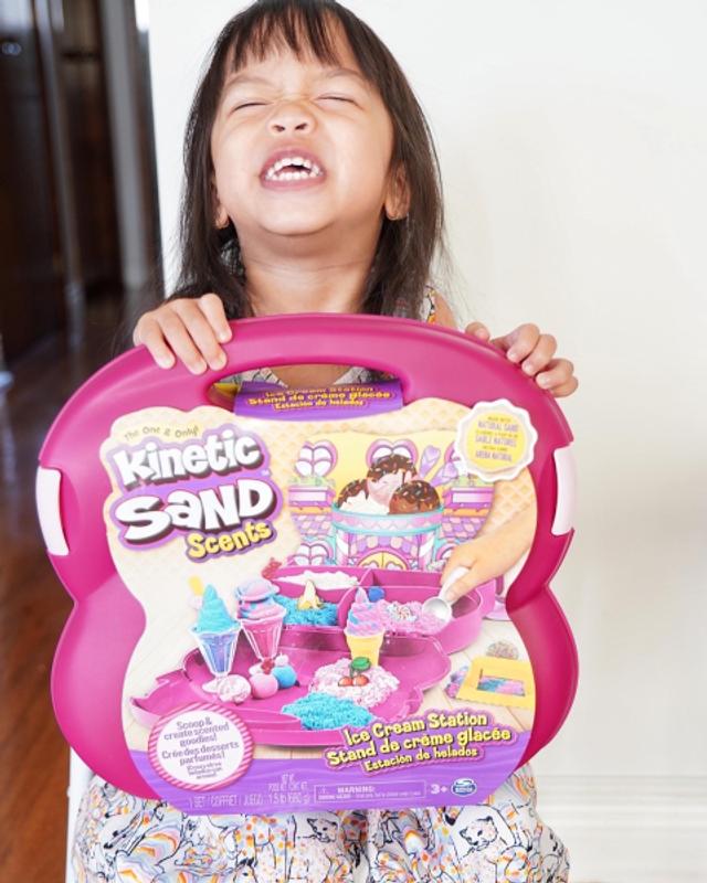 Spin Master Kinetic Sand Scents, Ice Cream Station Playset, 1.5lbs