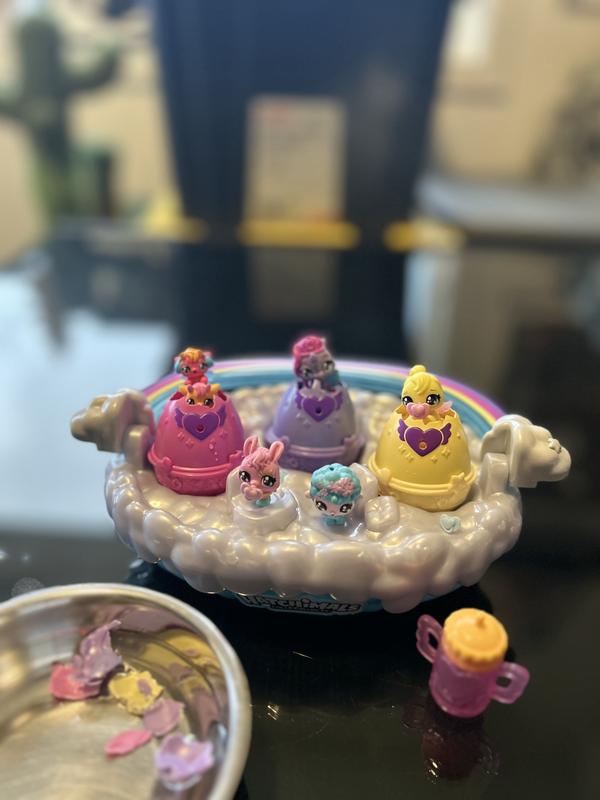 Hatchimals Alive, Spring Basket with 6 Mini Figures, 3 Self