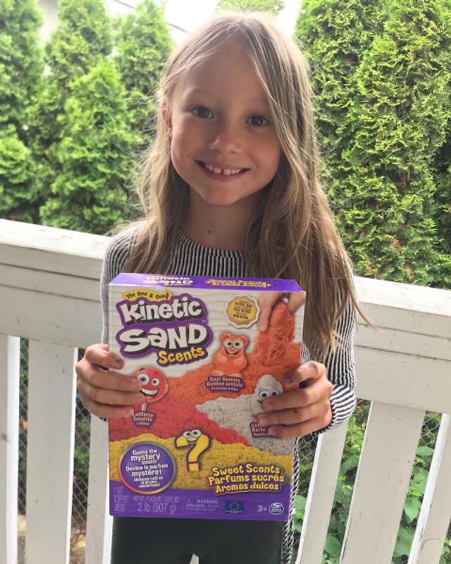 Kinetic Sand, Sweet Scents 4-Pack with 2lb of Sour Gummy, Lollipop, Cotton  Candy and Mystery Scented Sand, Play Sand Sensory Toys for Kids Aged 3 and  Up
