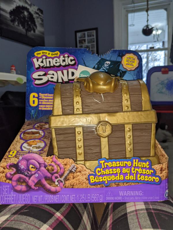 Kinetic Sand, Treasure Hunt Playset with 9 Surprise Reveals, 1.25lbs Brown  and Rare Shimmer Gold Play Sand, Sensory Toys for Kids Ages 3 and up – Shop  Spin Master