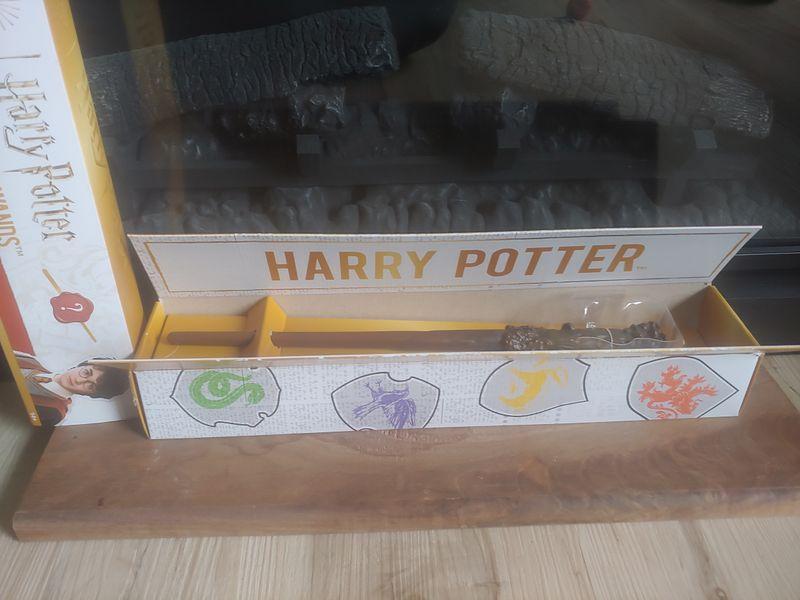 Wizarding World Harry Potter Mystery Collector Wand, Magical