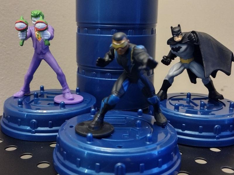 Coffret Batcycle + 2 figurines Batman et The Flash Spin Master : King Jouet,  Figurines Spin Master - Jeux d'imitation & Mondes imaginaires