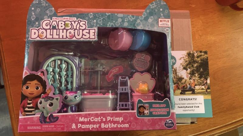 Gabby's Dollhouse Primp and Pamper Bathroom with MerCat Figure