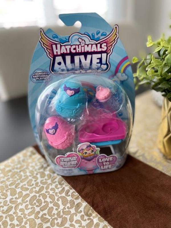 Hatchimals Alive, 1-Pack Blind Box Surprise Mini Figures Toy in  Self-Hatching Egg (Style May