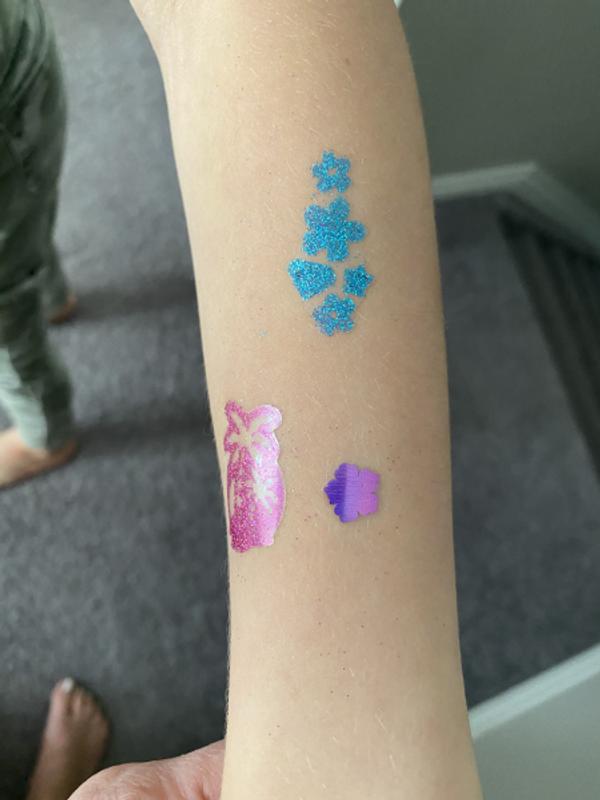 Cool Maker, Shimmer Me Body Art with Roller, 4 Metallic Foils and 180  Designs, Temporary Tattoo Kids Toys for Ages 8 and up