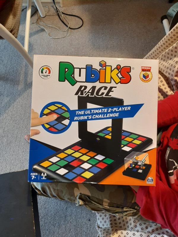 Spin Master Rubik's Race Refresh + 7 años.