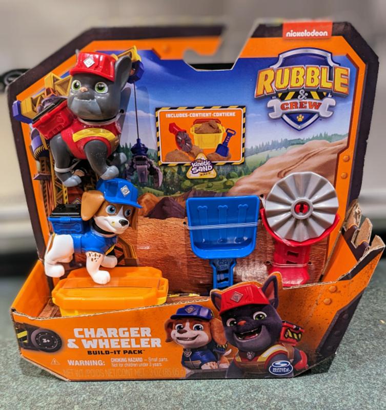 Rubble & Crew, Charger and Wheeler Action Figures Set, with 3 oz of Kinetic  Build-It Sand and 2 Hand Held Building Toys, Kids Toys for ages 3 and up