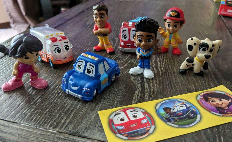 Disney Junior Firebuds Action Figures Gift Pack with 3 Collectible Kids Toys Bo, Jayden and Violet and Accessories, for Ages 3 and Up