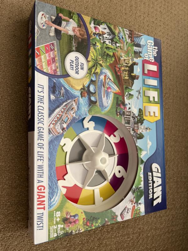 The Game of Life, Giant Edition Board Game for Kids Ages 8 and up 