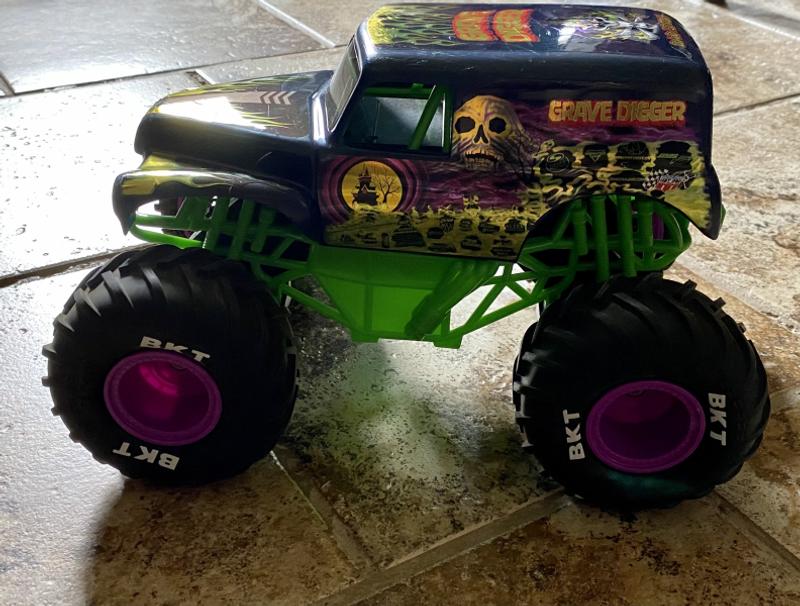 Monster Truck de controle remoto Monster Jam Freestyle Force Spin Master Monster  Jam Freestyle Force 1:10 Grave Digger