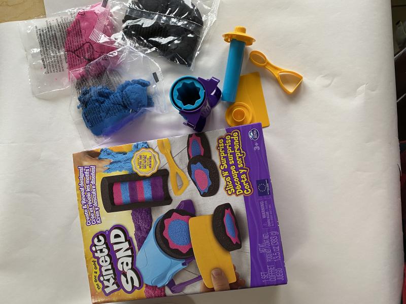 Kinetic Sand, Rainbow Mix Set with 3 Colors of Play Sand (13.5oz) and 6  Tools, Sensory Toys, Stocking Stuffers for Kids