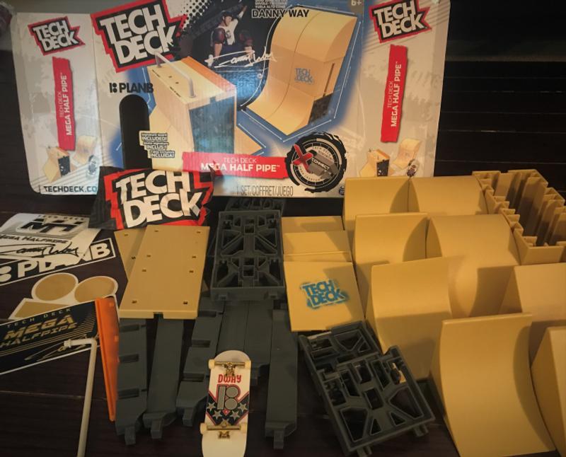  Tech Deck, Big Vert Wall X-Connect Park Creator, Customizable  and Buildable Ramp Set with Exclusive Fingerboard, Kids Toy for Boys and  Girls Ages 6 and up : Everything Else