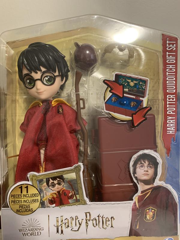 Wizarding World Harry Potter, 8-inch Harry Potter Quidditch Doll Gift Set  with Robe and 9 Doll Accessories, 11 Pieces, Kids Toys for Ages 6 and up