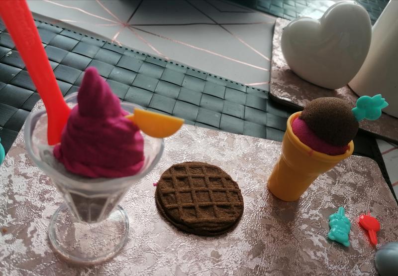 Kinetic Sand Ice Cream Treats Playset