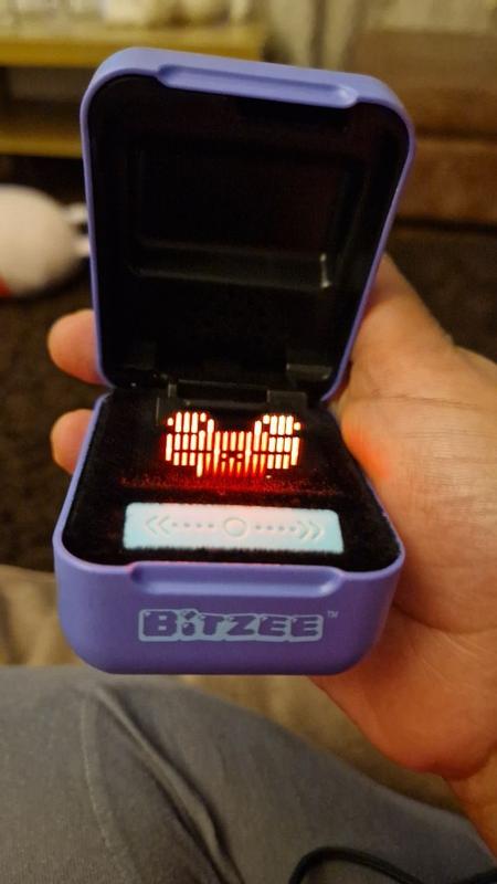 Bitzee, Interactive Digital Pet with 15 Electronic Pets Inside, Reacts to  Touch 