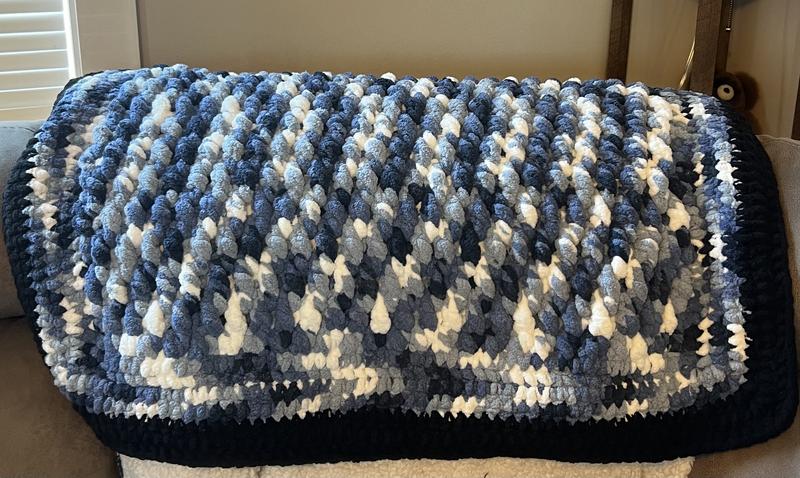 Bernat Blanket Yarn 10.5oz, Peacock Blue