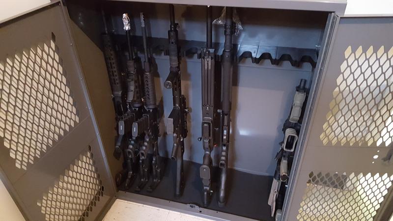 Hq Issue Metal Gun Locker 12 Gun Capacity 662978 Gun Cabinets