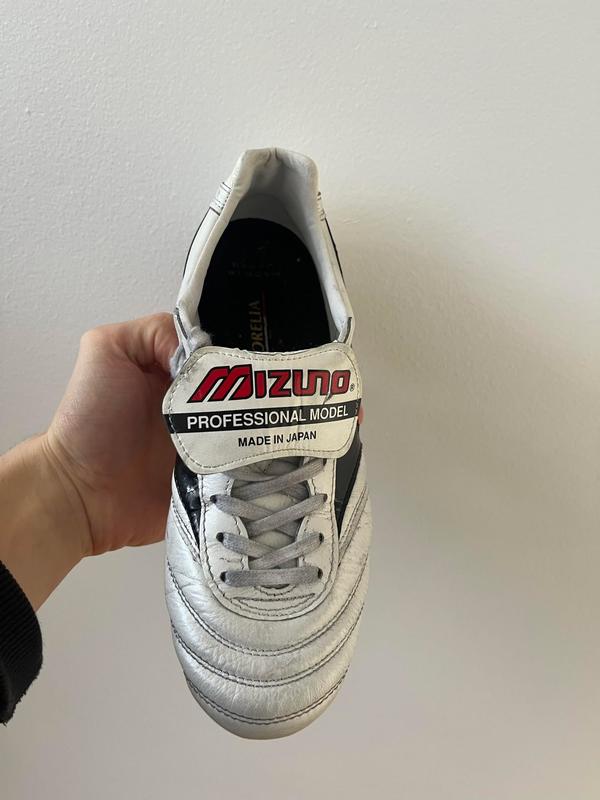 Mizuno Morelia II (MIJ) Pearl/Black/Red | SOCCER.COM
