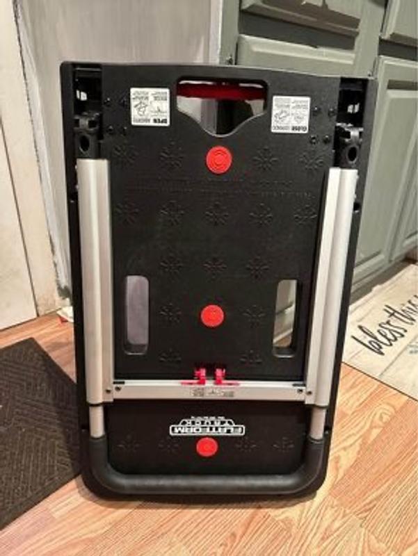 Folds nicely for easy storage