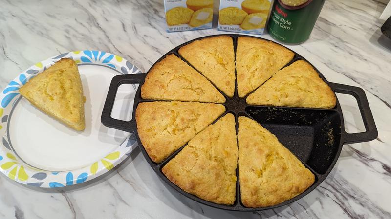 Bayou Classic cornbread pan