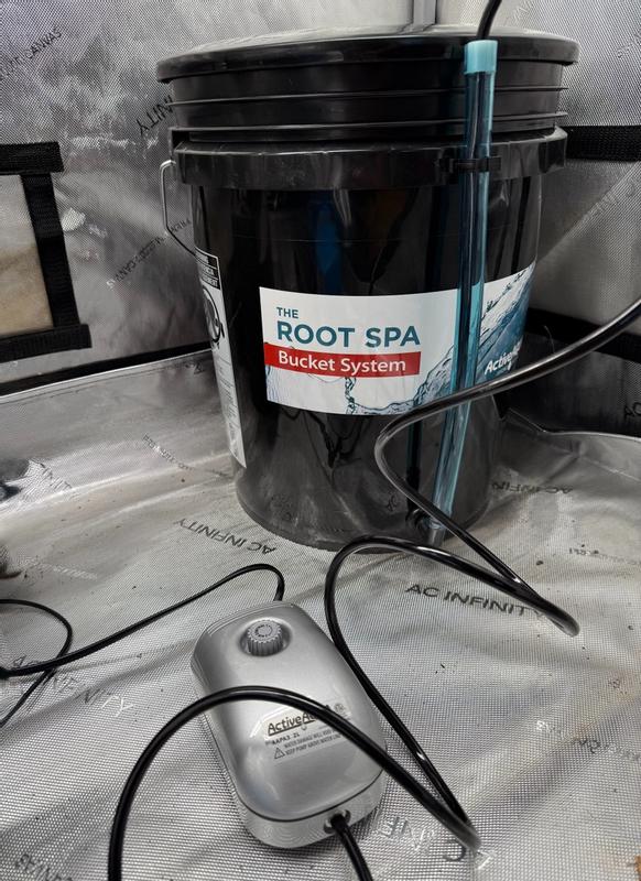 Active Aqua 1 Count Hydroponic plant food in the Hydroponic System