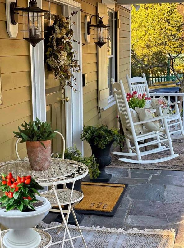 Southern Patio Dynamic Design Outdoor 18 In Resin Grecian Urn Planter ...