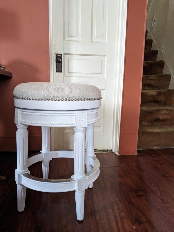 Bar stool