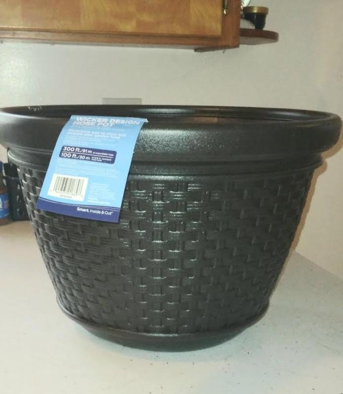 Suncast Wicker Style Hose Pot